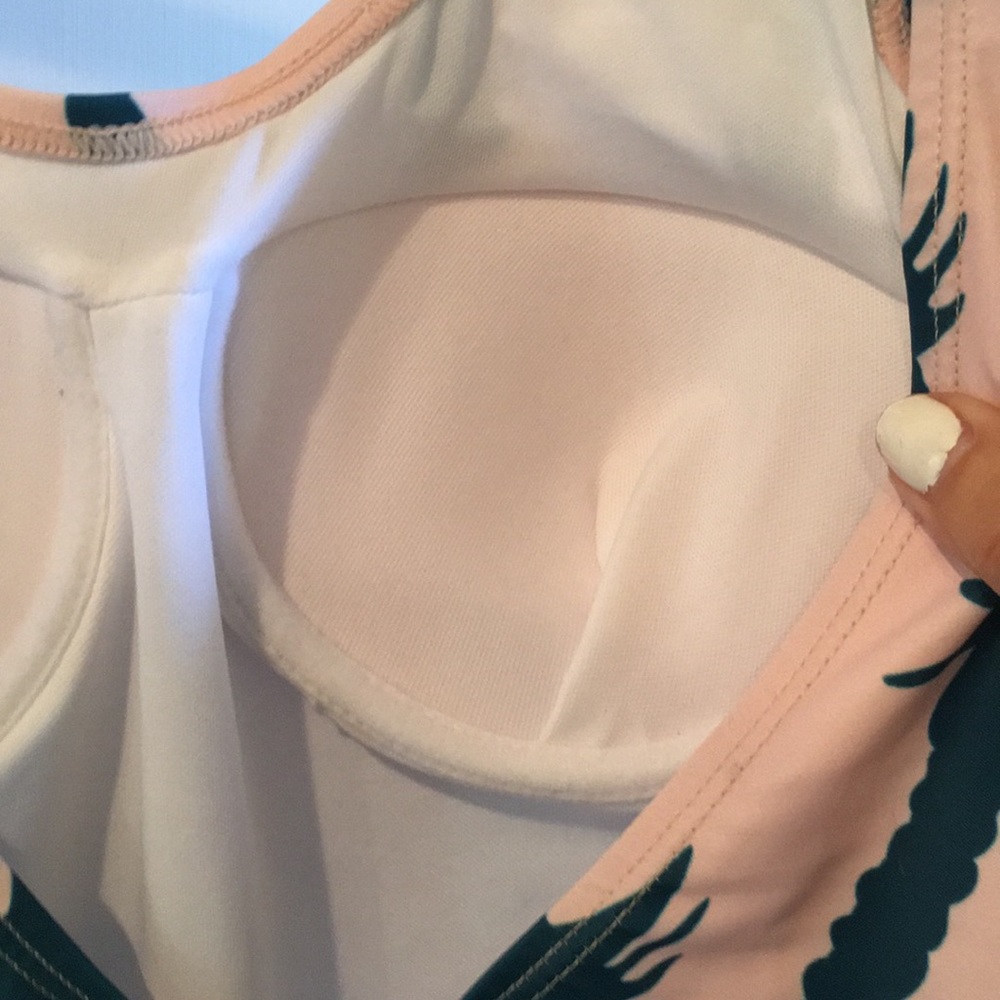 Stevie Hender Swim wear! 2018 Palm Beach suit ๐ด๐ - Picture 2 of 5